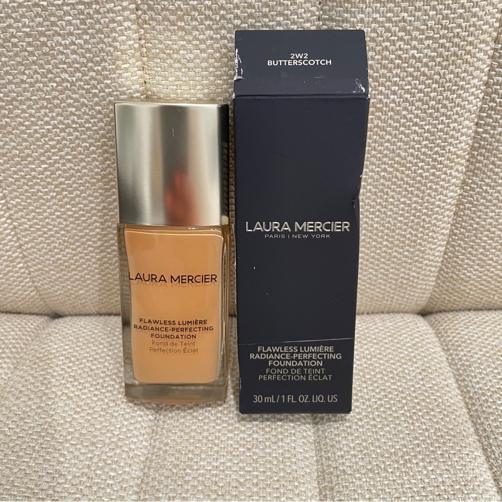 NEW Laura Mercier Flawless Lumiere Radiance-Perfecting 2W2 Butterscotch